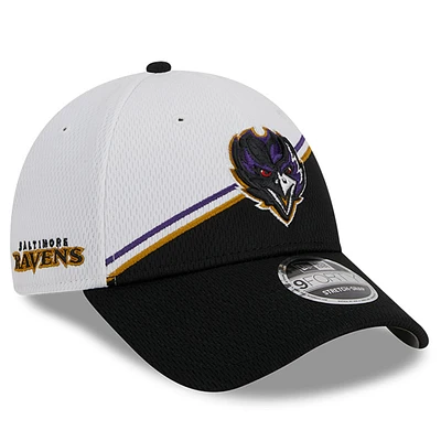 Men's New Era  White/Black Baltimore Ravens 2023 Sideline 9FORTY Adjustable Hat