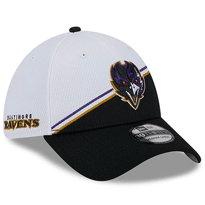 Men's New Era White/Black Baltimore Ravens 2023 Sideline 39THIRTY Flex Hat