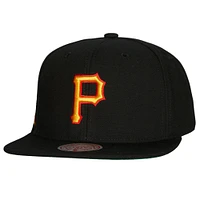 Men's Mitchell & Ness Black Pittsburgh Pirates Cooperstown Collection Evergreen Snapback Hat