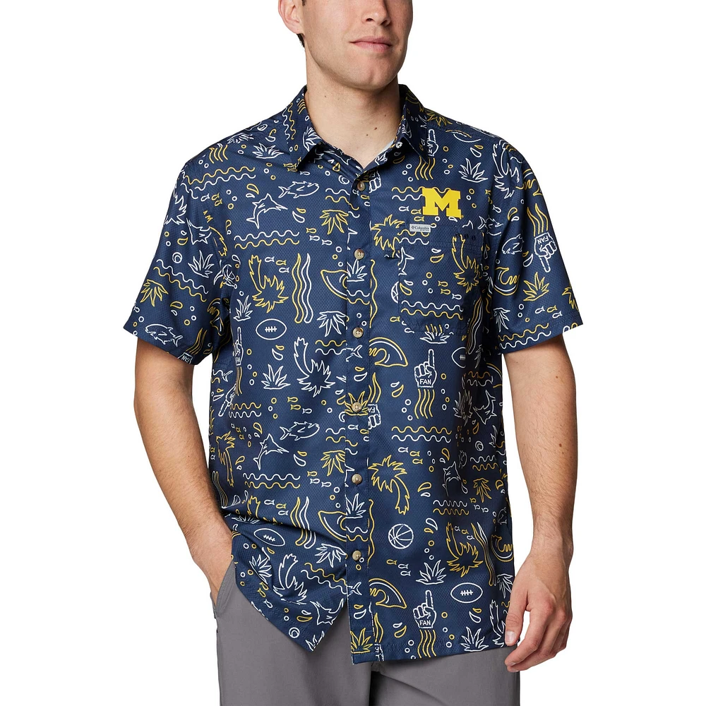 Men's Columbia Navy Michigan Wolverines Super Slack Tide Omni-Wick Button-Up Shirt