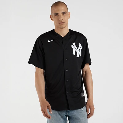 Men's Nike Aaron Judge Black New York Yankees Lights Out Replica Player Jersey