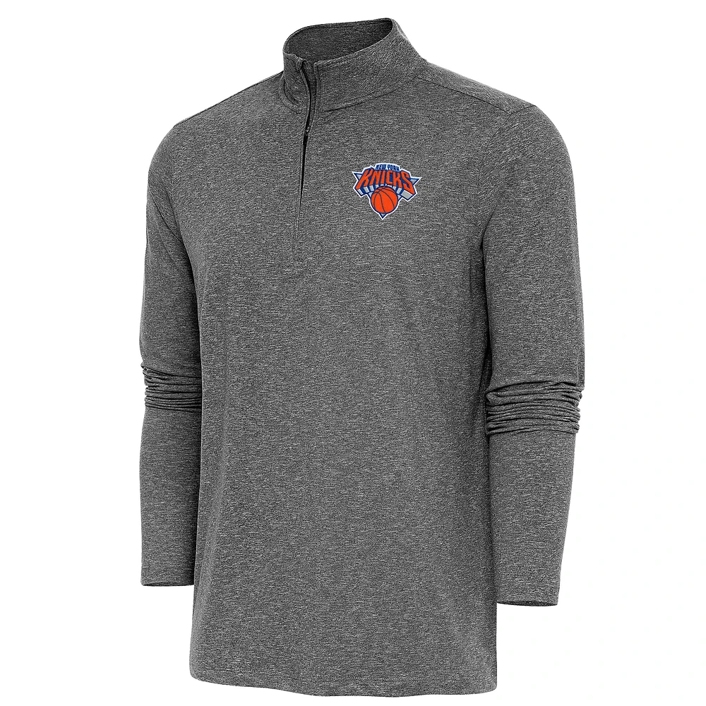 Men's Antigua Heather Black New York Knicks Hunk Quarter-Zip Pullover Top