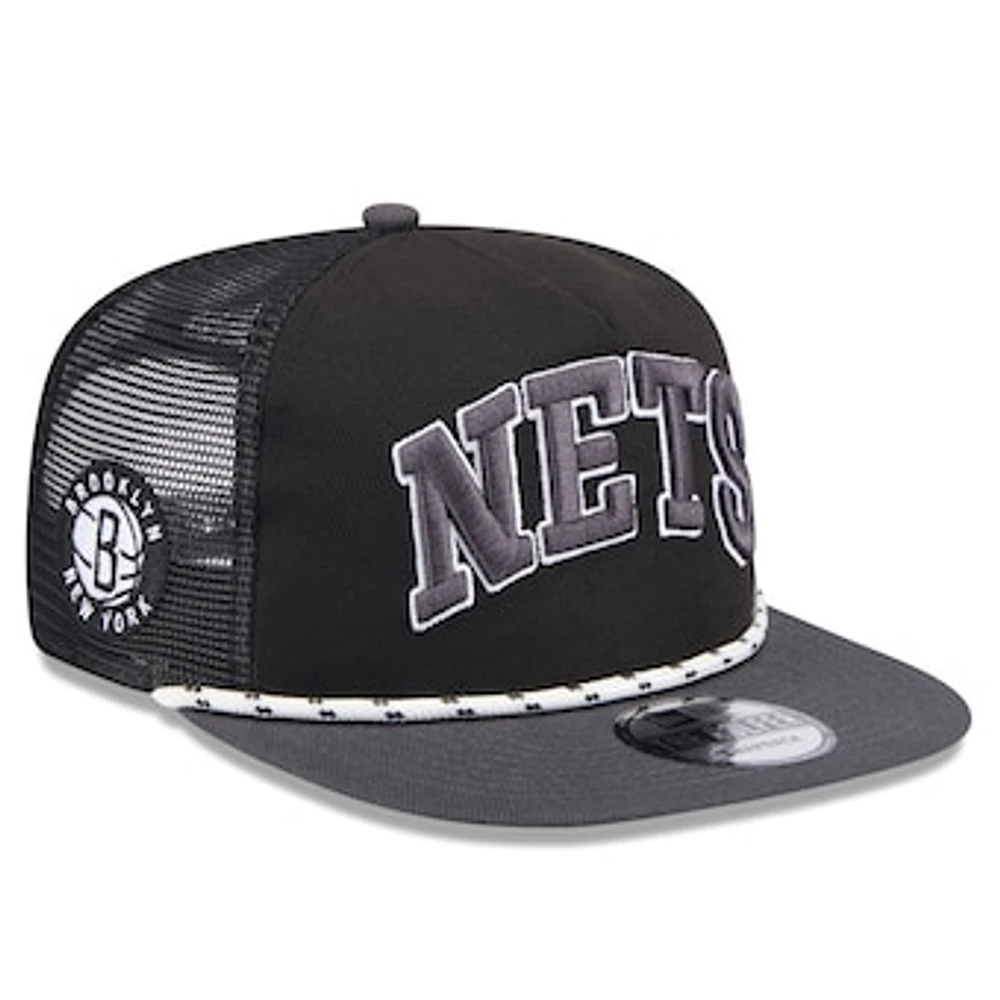 Men's New Era Black/Charcoal Brooklyn Nets Throwback Team Arch Golfer Snapback Hat