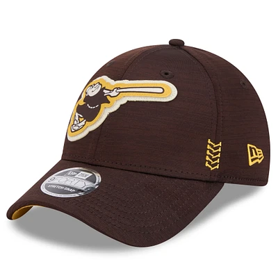 Men's New Era  Brown San Diego Padres 2024 Clubhouse 9FORTY Adjustable Hat