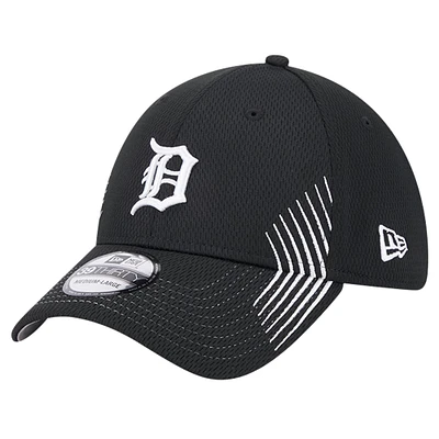 Men's New Era Black Detroit Tigers Active Dash Mark 39THIRTY Flex Hat