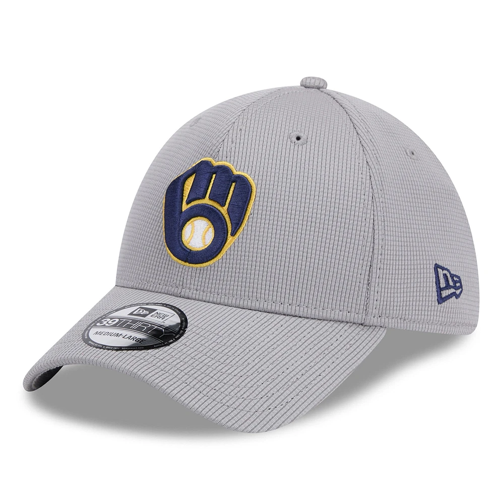Men's New Era Gray Milwaukee Brewers Active Pivot 39THIRTY Flex Hat