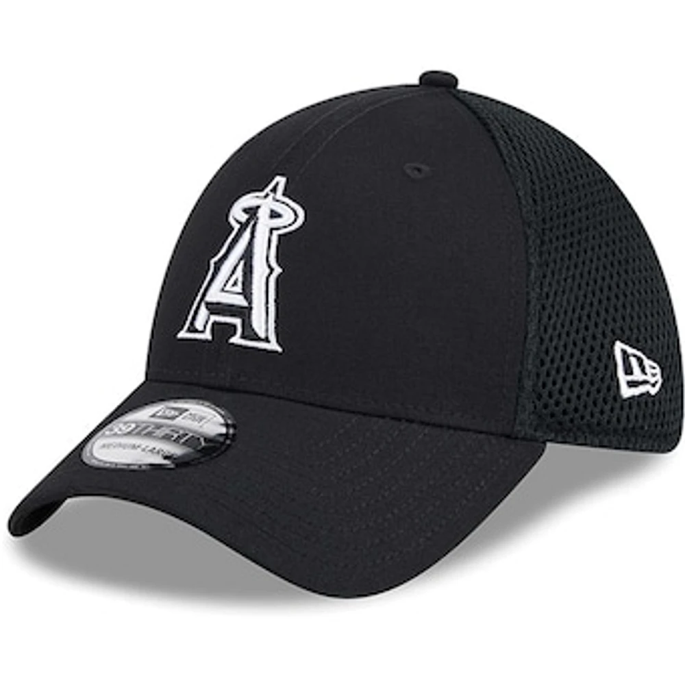 Men's New Era Los Angeles Angels Evergreen Black & White Neo 39THIRTY Flex Hat