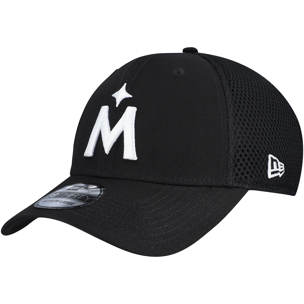 Men's New Era Minnesota Twins Evergreen Black & White Neo 39THIRTY Flex Hat