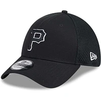 Men's New Era Pittsburgh Pirates Evergreen Black & White Neo 39THIRTY Flex Hat