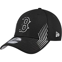 Men's New Era Black Boston Red Sox Active Dash Mark 39THIRTY Flex Hat