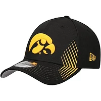 Men's New Era Black Iowa Hawkeyes Active Slash Sides 39THIRTY Flex Hat