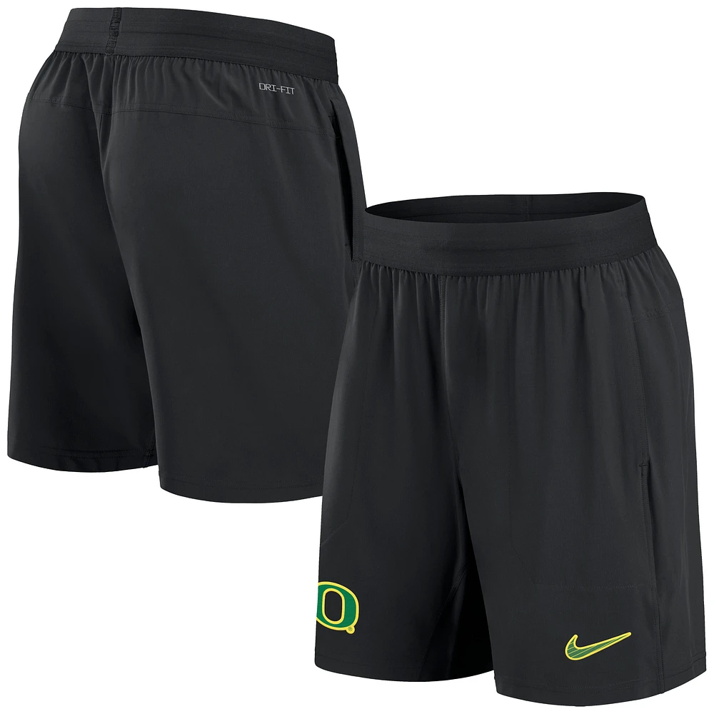 Men's Nike Black Oregon Ducks 2024 Sideline Performance Shorts