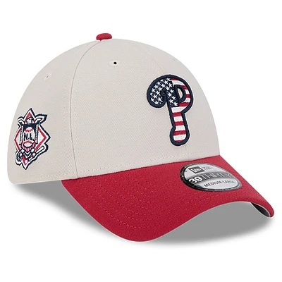 Men's New Era  Khaki/Red Philadelphia Phillies 2024 Fourth of July 39THIRTY Flex Hat