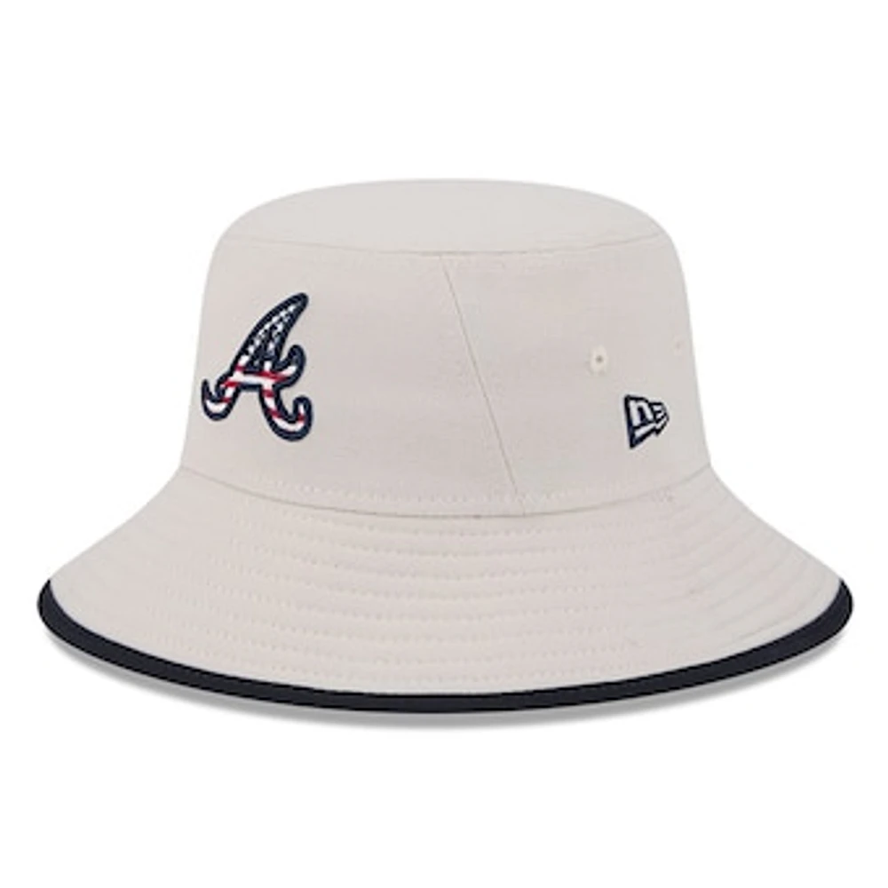 Men's New Era  Khaki Atlanta Braves 2024 Fourth of July Bucket Hat