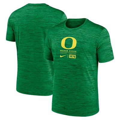 Men's Nike  Green Oregon Ducks Campus Center Block Velocity Performance T-Shirt