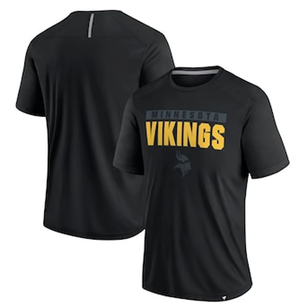 Men's Fanatics  Black Minnesota Vikings Defender Blackout T-Shirt