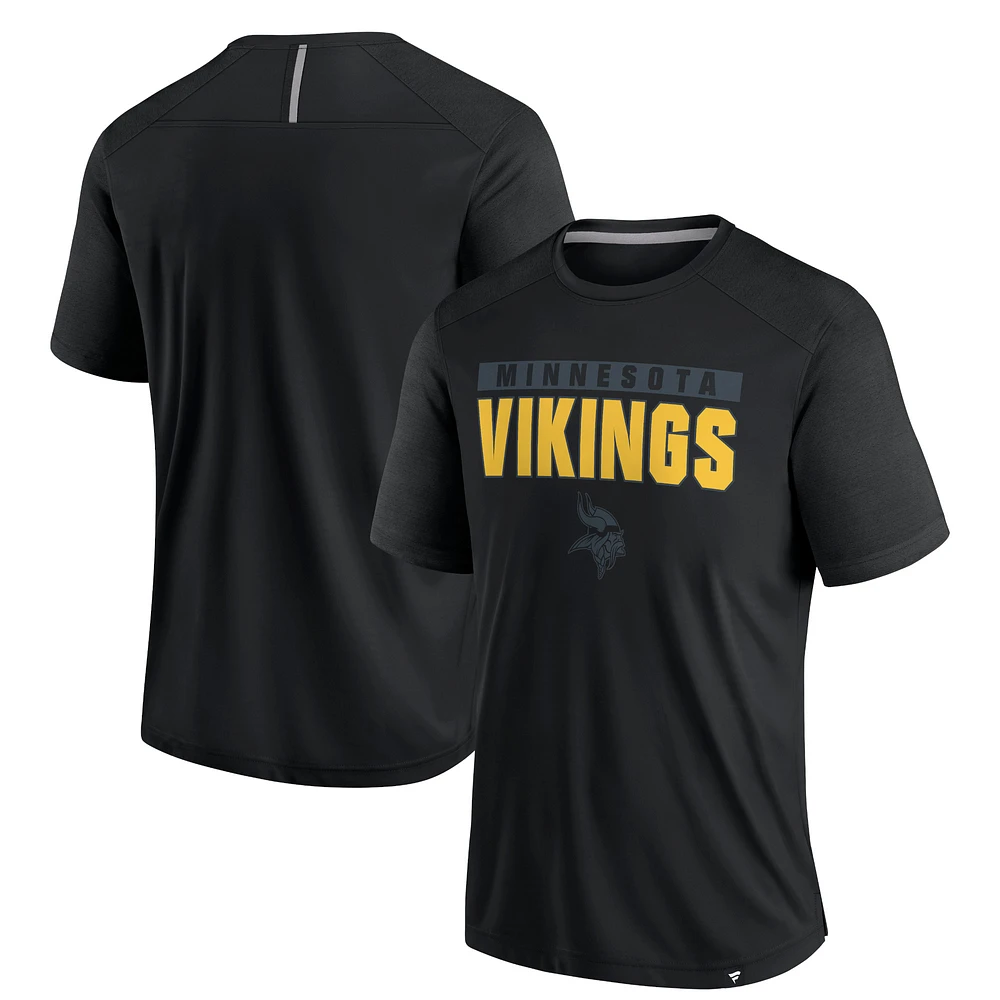 Men's Fanatics  Black Minnesota Vikings Defender Blackout T-Shirt