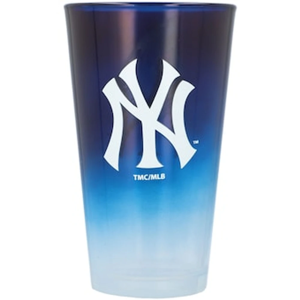 New York Yankees 16oz. Ombre Pint Glass