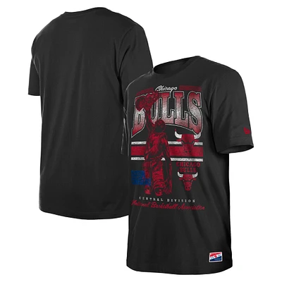 Men's New Era Black Chicago Bulls Enzyme Wash Oversized T-Shirt