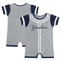 Infant Fanatics Gray New York Yankees Fast Pitch Romper