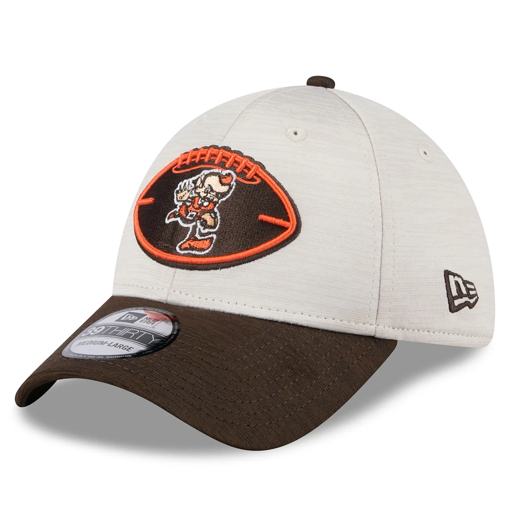 Men's New Era Stone/Brown Cleveland Browns 2024 Sideline Historic 39THIRTY Flex Hat