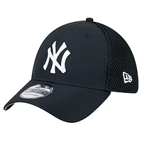 Men's New Era Black New York Yankees Team Tone 39THIRTY Flex Hat