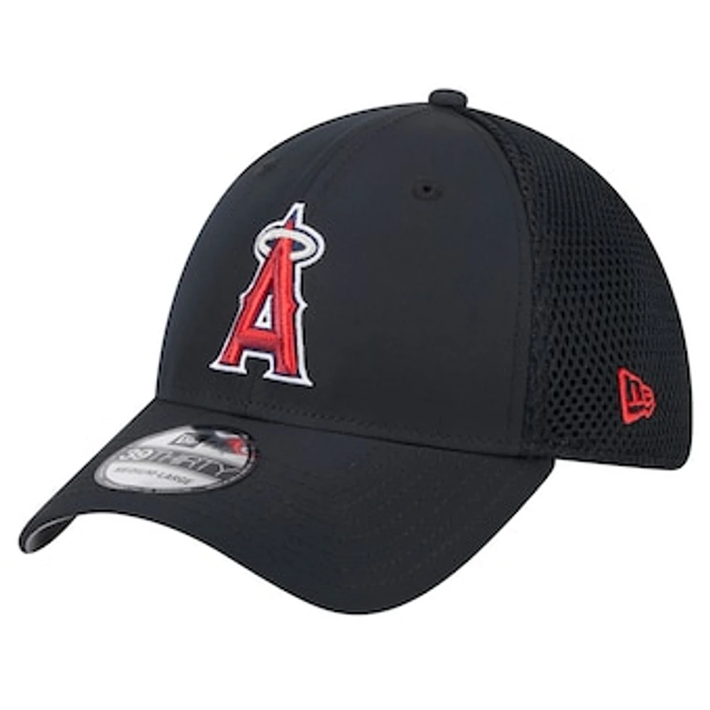 Men's New Era Black Los Angeles Angels Team Tone 39THIRTY Flex Hat