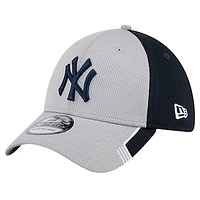 Men's New Era Gray/Navy York Yankees Visor Trim 39THIRTY Flex Hat