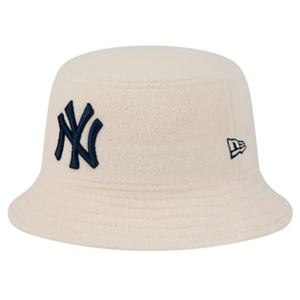 Women's New Era White New York Yankees Chrome Cozy Bucket Hat