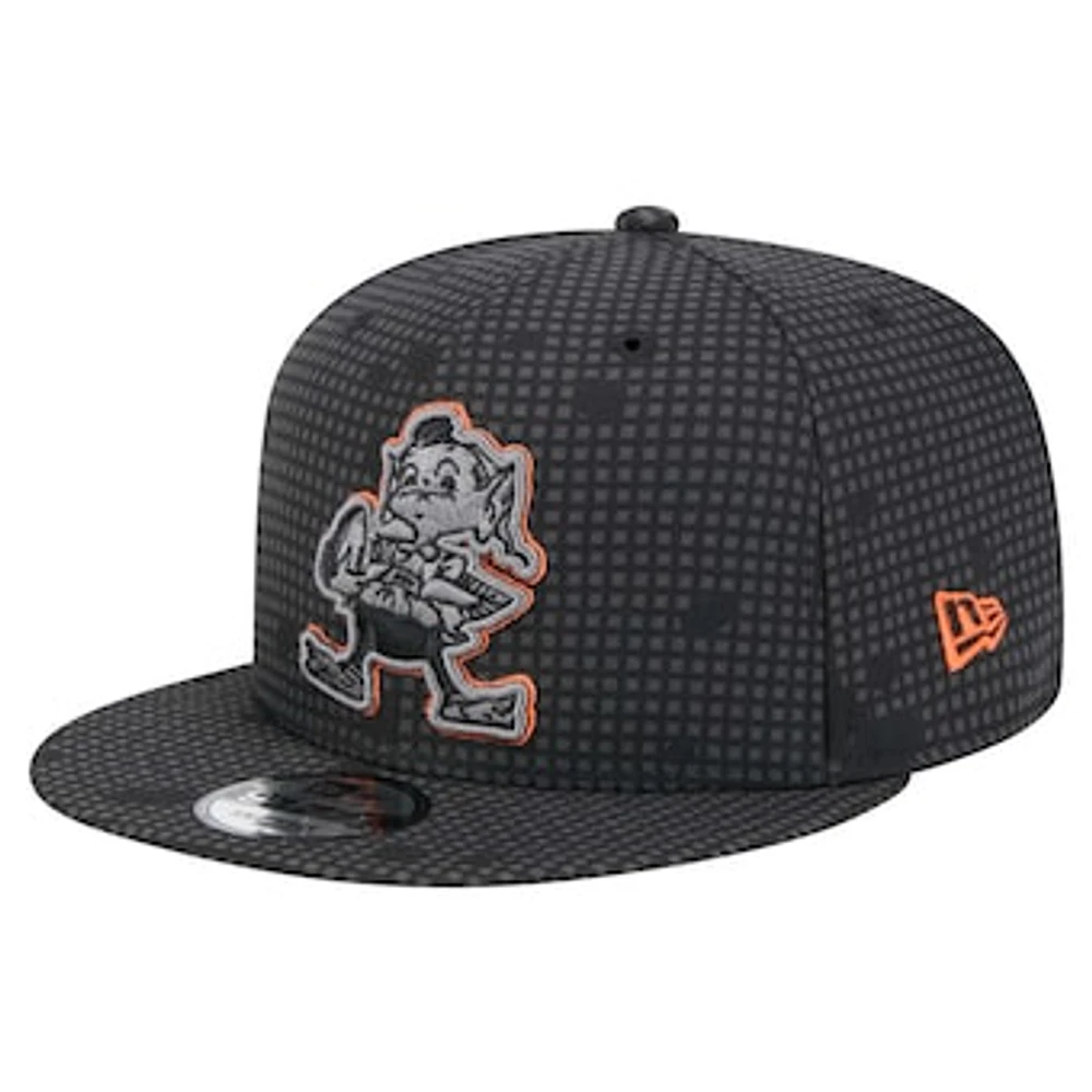 Men's New Era Black Cleveland Browns Midnight Ink Pop Outline 9FIFTY Snapback Hat