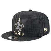 Men's New Era Black New Orleans Saints Midnight Ink Pop Outline 9FIFTY Snapback Hat