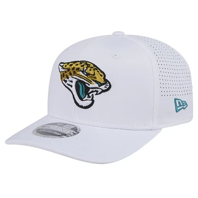 Men's New Era  White Jacksonville Jaguars  Adventure Perform 9SEVENTY Adjustable Hat