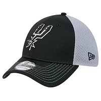 Men's New Era Black San Antonio Spurs Active Tech Neo Flex 39THIRTY Flex Hat