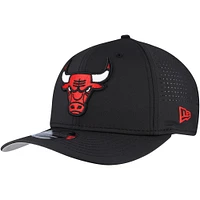 Men's New Era Black Chicago Bulls Adventure Perform COOLERA 9SEVENTY Stretch-Snap Adjustable Hat