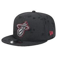 Men's New Era Black Miami Heat Midnight Ink Pop Outline 9FIFTY Snapback Hat