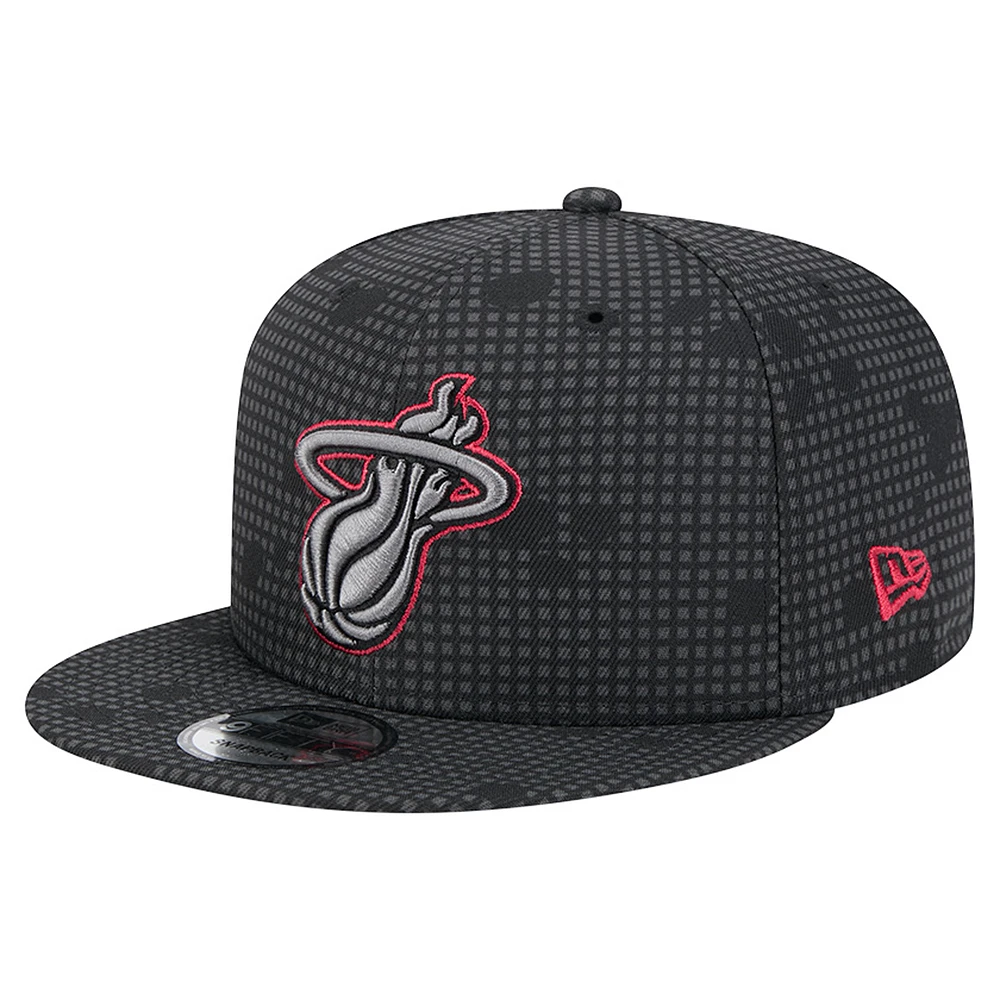 Men's New Era Black Miami Heat Midnight Ink Pop Outline 9FIFTY Snapback Hat