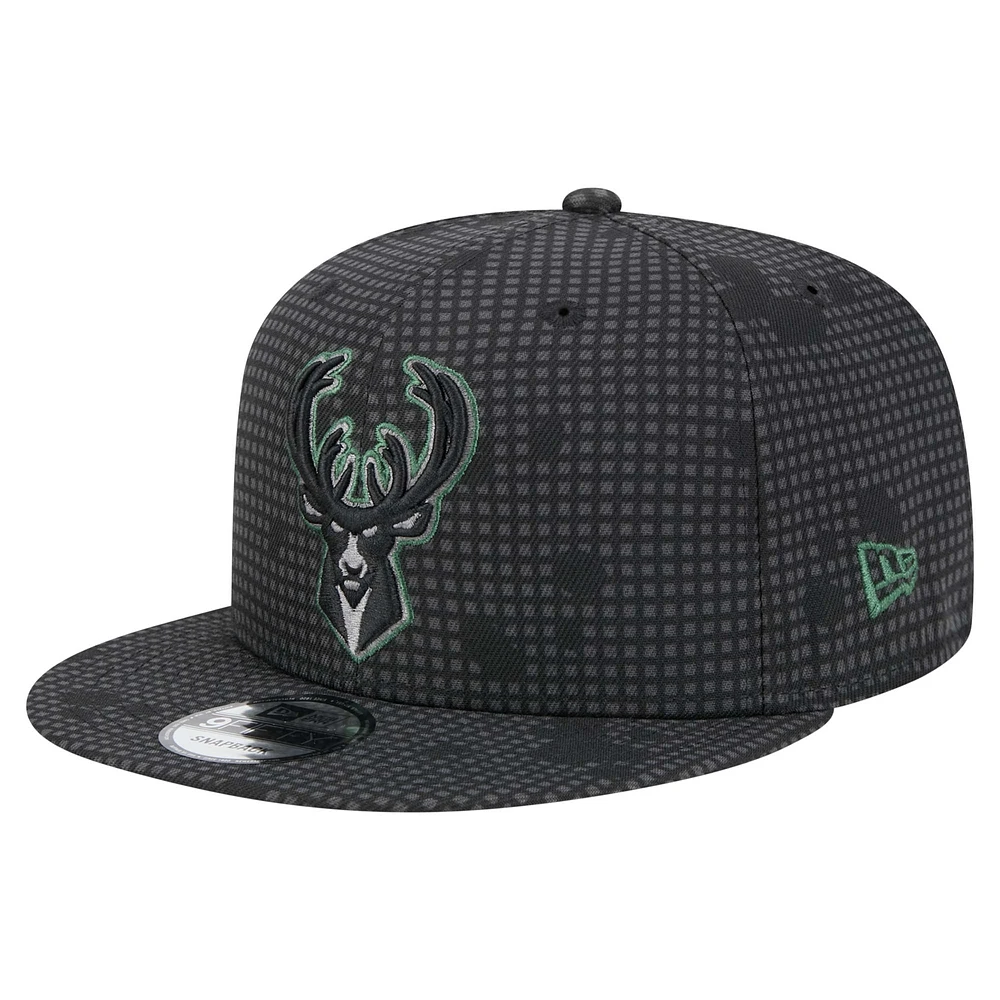 Men's New Era Black Milwaukee Bucks Midnight Ink Pop Outline 9FIFTY Snapback Hat