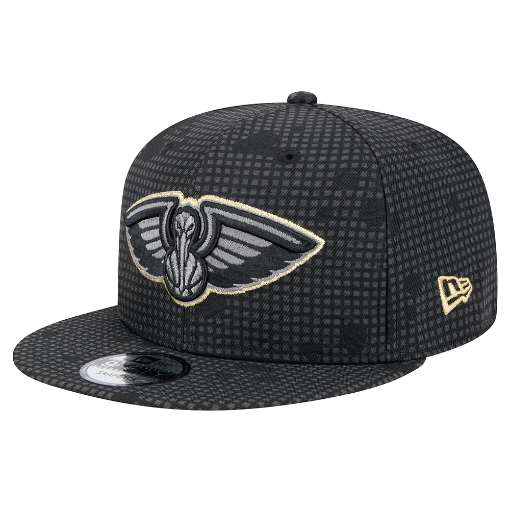 Men's New Era Black New Orleans Pelicans Midnight Ink Pop Outline 9FIFTY Snapback Hat