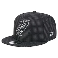 Men's New Era Black San Antonio Spurs Midnight Ink Pop Outline 9FIFTY Snapback Hat