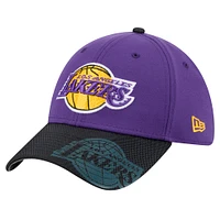 Men's New Era Purple Los Angeles Lakers Sport Night 39THIRTY Flex Hat