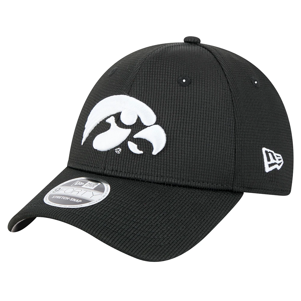 Men's New Era Black Iowa Hawkeyes Pivot 9FORTY Stretch-Snap Adjustable Hat