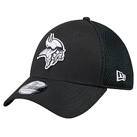 Men's New Era Black Minnesota Vikings 39THIRTY Flex Hat