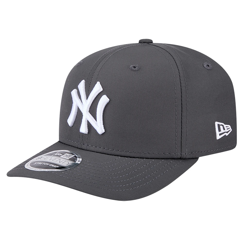 Men's New Era Gray New York Yankees Graphite 9SEVENTY Stretch-Snap Hat