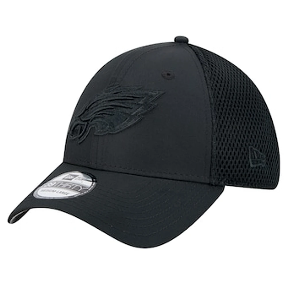 Men's New Era Black Philadelphia Eagles Active Team Tone 39THIRTY Flex Hat