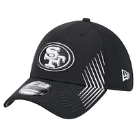 Men's New Era Black San Francisco 49ers Sport Night Active 39THIRTY Flex Hat