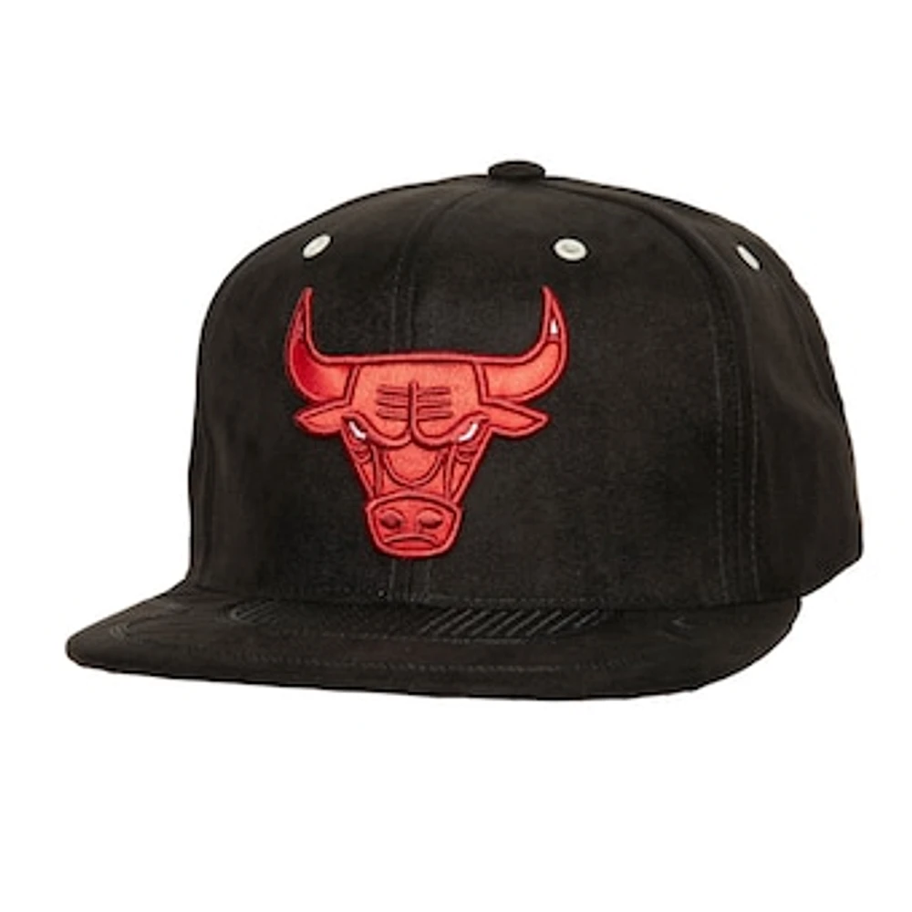 Men's Mitchell & Ness Black Chicago Bulls Day 4 Snapback Hat