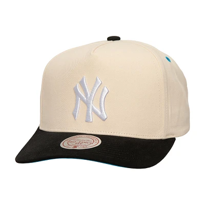 Men's Mitchell & Ness Cream New York Yankees Overspray Pro Pinch Snapback Hat