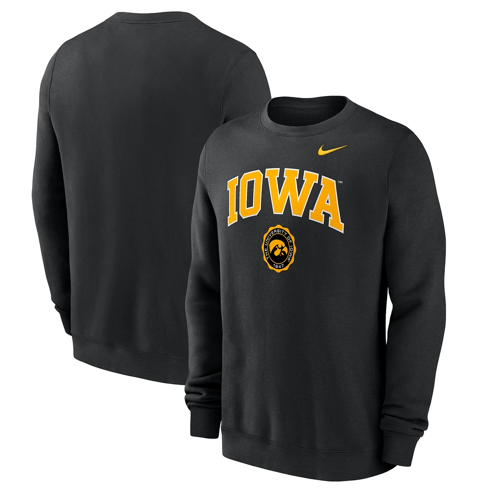 Men's Nike Black Iowa Hawkeyes Arched Seal Pullover Sweatshirt