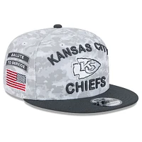 Youth New Era White/Graphite Kansas City Chiefs 2024 Salute To Service 9FIFTY Snapback Hat