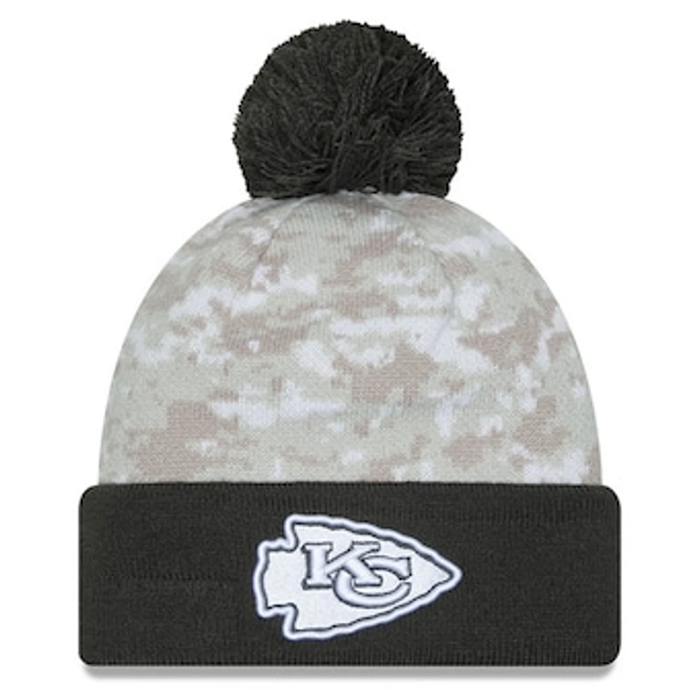 Youth New Era White/Graphite Kansas City Chiefs 2024 Salute To Service Cuffed Pom Knit Hat